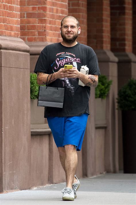 Jonah Hill Shows Off Dramatic Weight Loss: See the Before and。